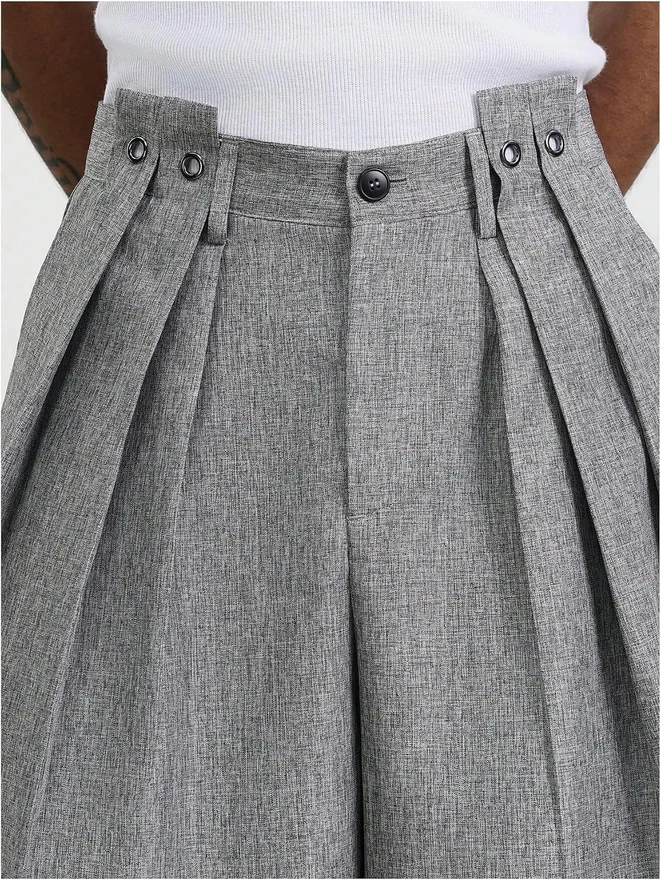 Wide Leg Bermuda Shorts Zipper Fly Pleated Business Casual by OYOANGLE, photograph 3 of 3