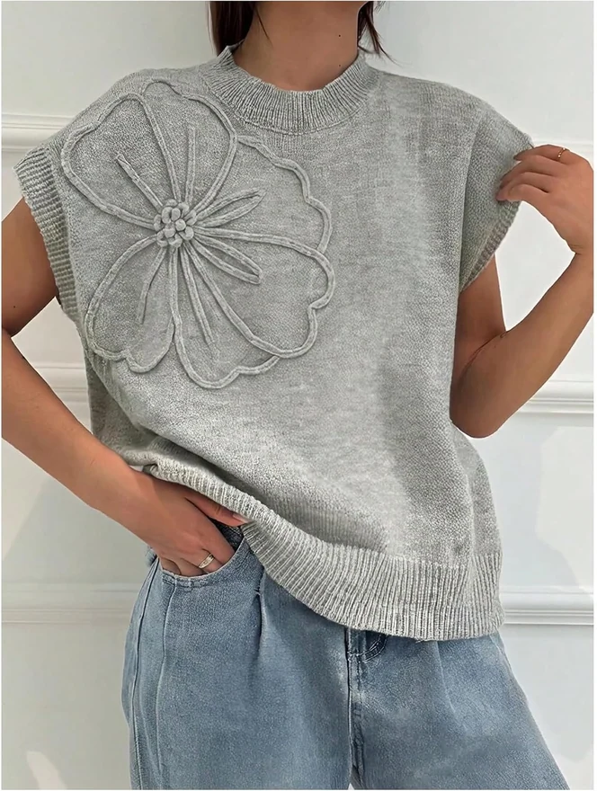 Plus Size 3D Floral Short Sleeve Sweater Pullover Knit Top by OYOANGLE, photograph 3 of 4
