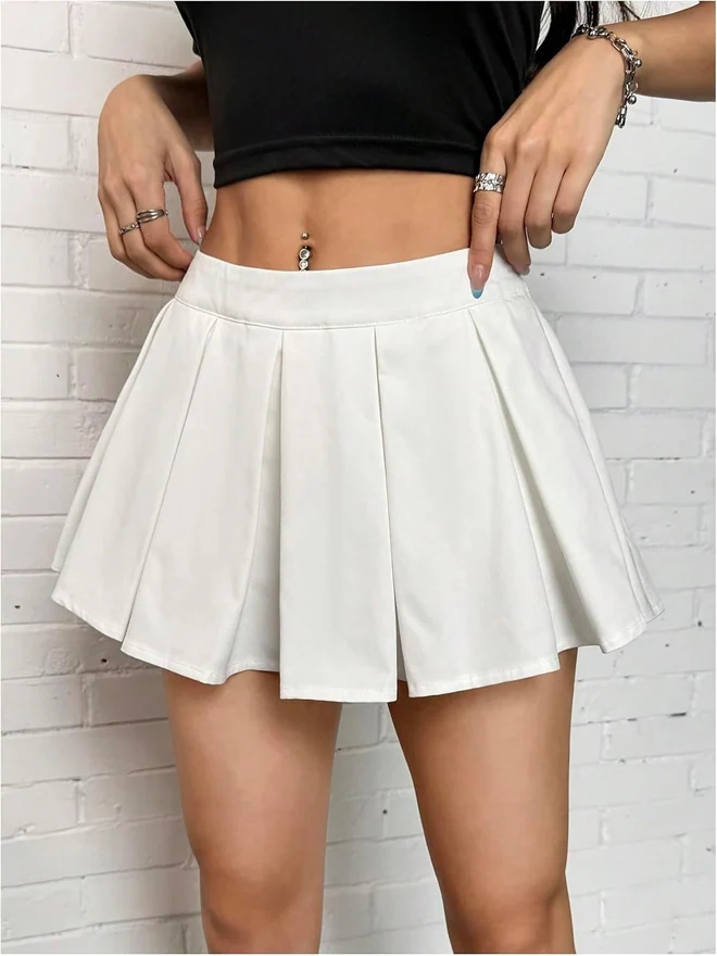 Bow Back Pleated Short Skirt White by OYOANGLE, photograph 2 of 4