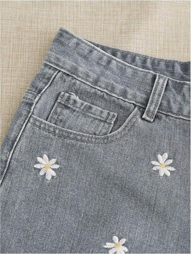 Floral Denim Shorts Wide Leg Embroidered Jean Shorts by OYOANGLE, photograph 3 of 4