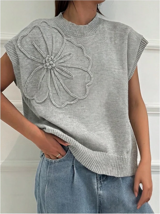 Plus Size 3D Floral Short Sleeve Sweater Pullover Knit Top by OYOANGLE, photograph 4 of 4