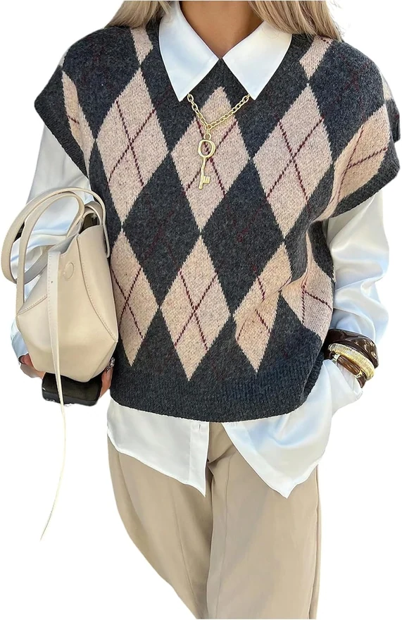 A knit piece from the OYOANGLE range
