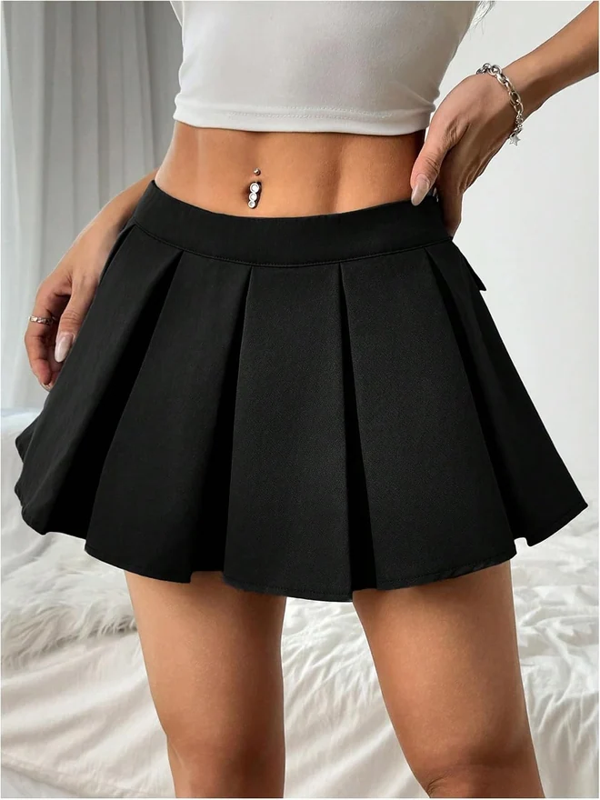 Bow Back Pleated Short Skirt Black by OYOANGLE, photograph 2 of 4